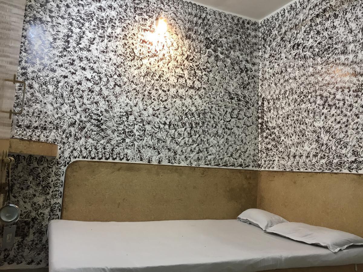 Karam Durga Guest House Нью-Делі Екстер'єр фото